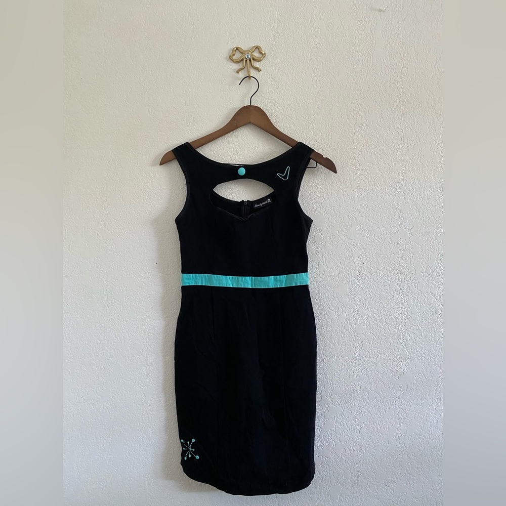 Sourpuss Mini Sleeveless Dress Black Pinup Size Small Cutout Chest Halloween